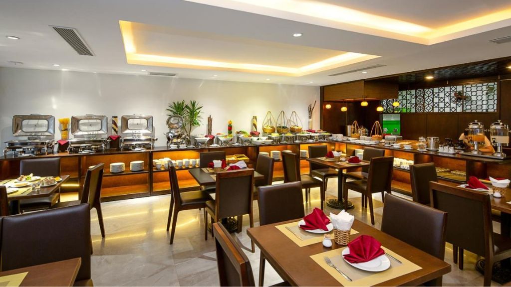 Quầy buffet tại khách sạn Palazzo 3 Ngũ Hành Sơn 