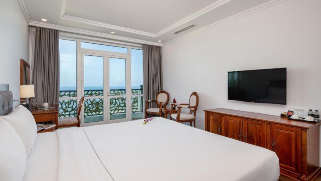 Sapphire Room