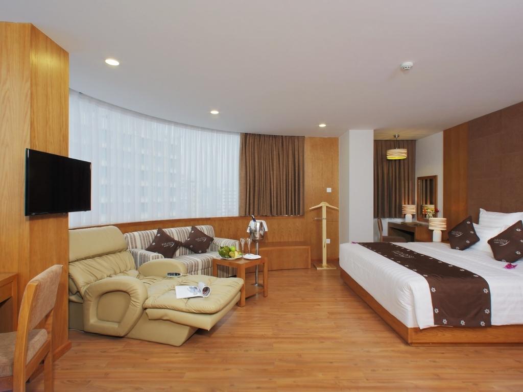 Phòng Paradise Suite tại khách sạn Paradise Saigon Boutique 3 sao