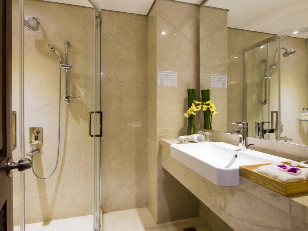 Phòng tắm Deluxe tại Paradise Saigon Boutique Hotel & Spa