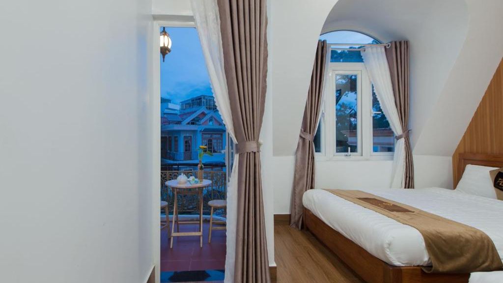 Ban công rộng rãi thoáng mát