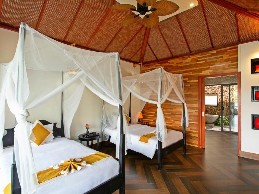 Phòng Bungalow with Lake View tại Phong Nha Lake House Resort 3 sao