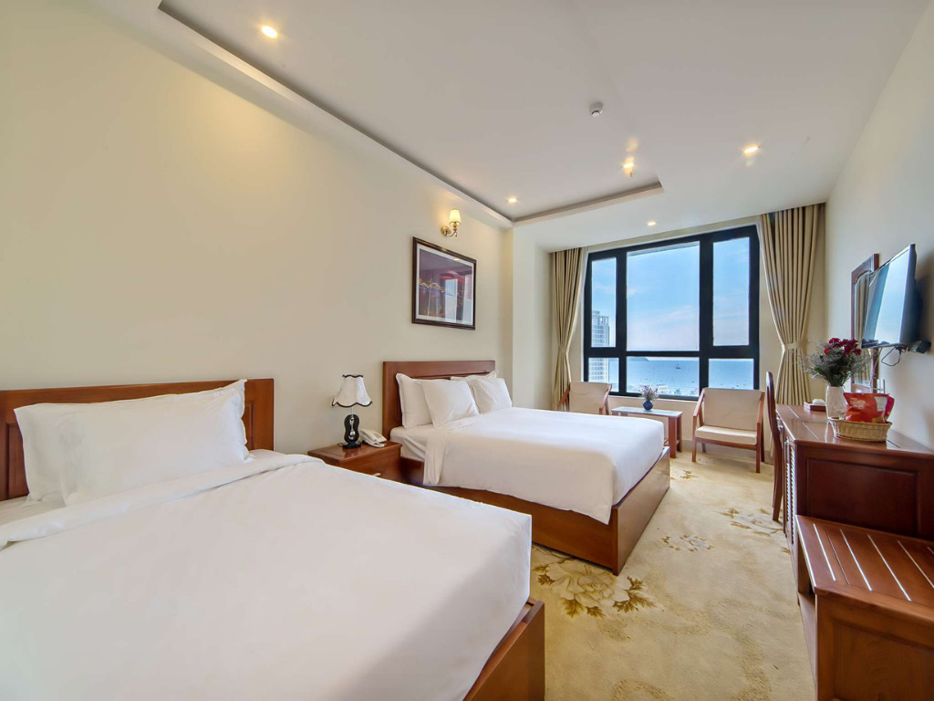 Phòng Grand Deluxe Triple Ocean View Tại Khách Sạn Phước Mỹ An Beach Đà Nẵng