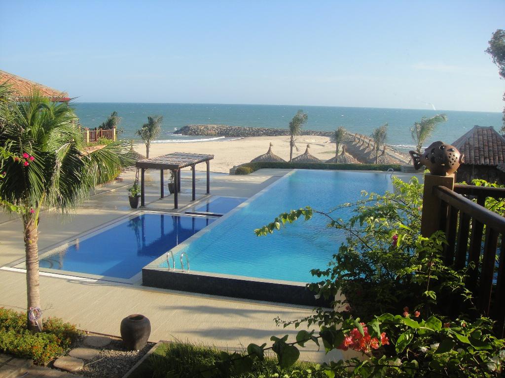 Bể bơi ngày trời Poshanu Resort Phan Thiết