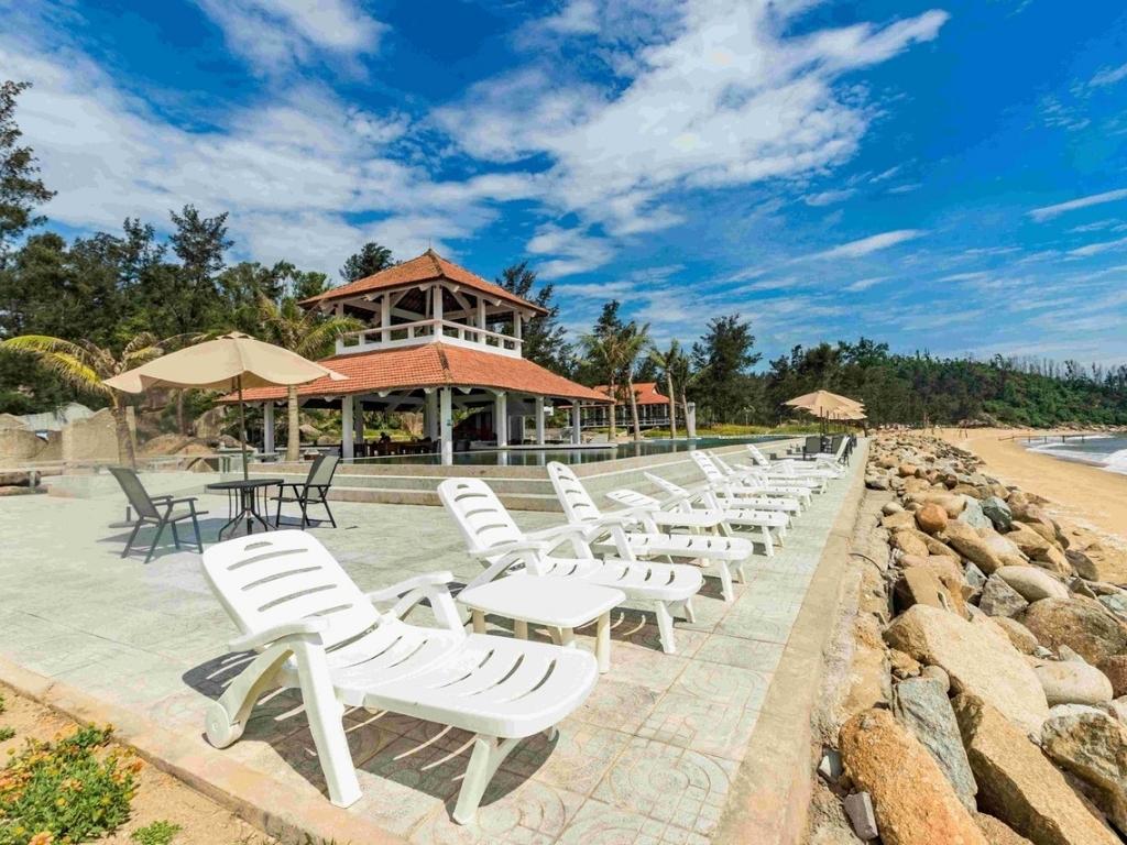 Không gian tắm nắng tại Quỳnh Viên Resort