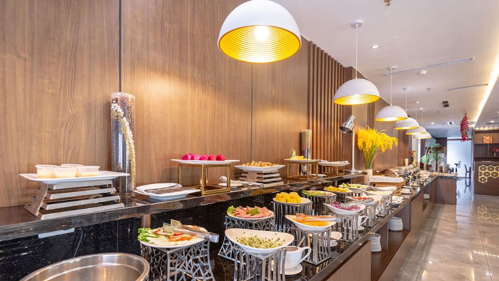 Quầy phục vụ buffet của nhà hàng