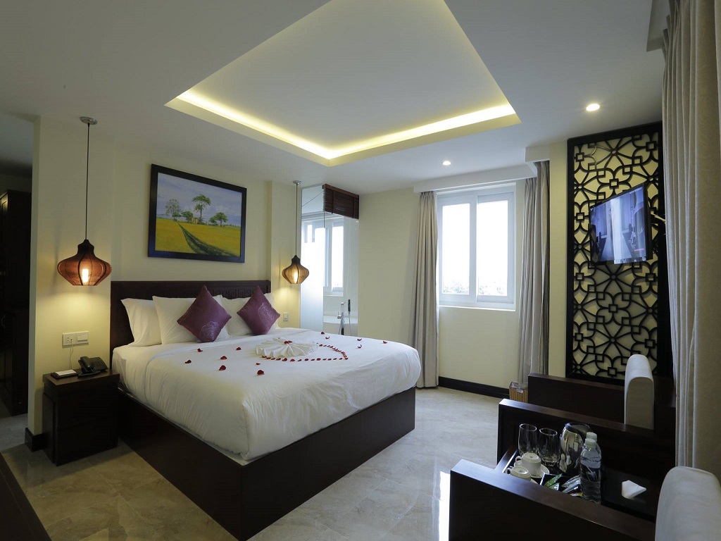 Junior Suite River View tại 3* Hotel River Suites