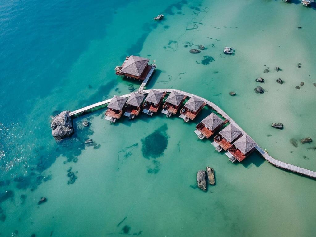 Rocks Beach Boutique Bungalows
