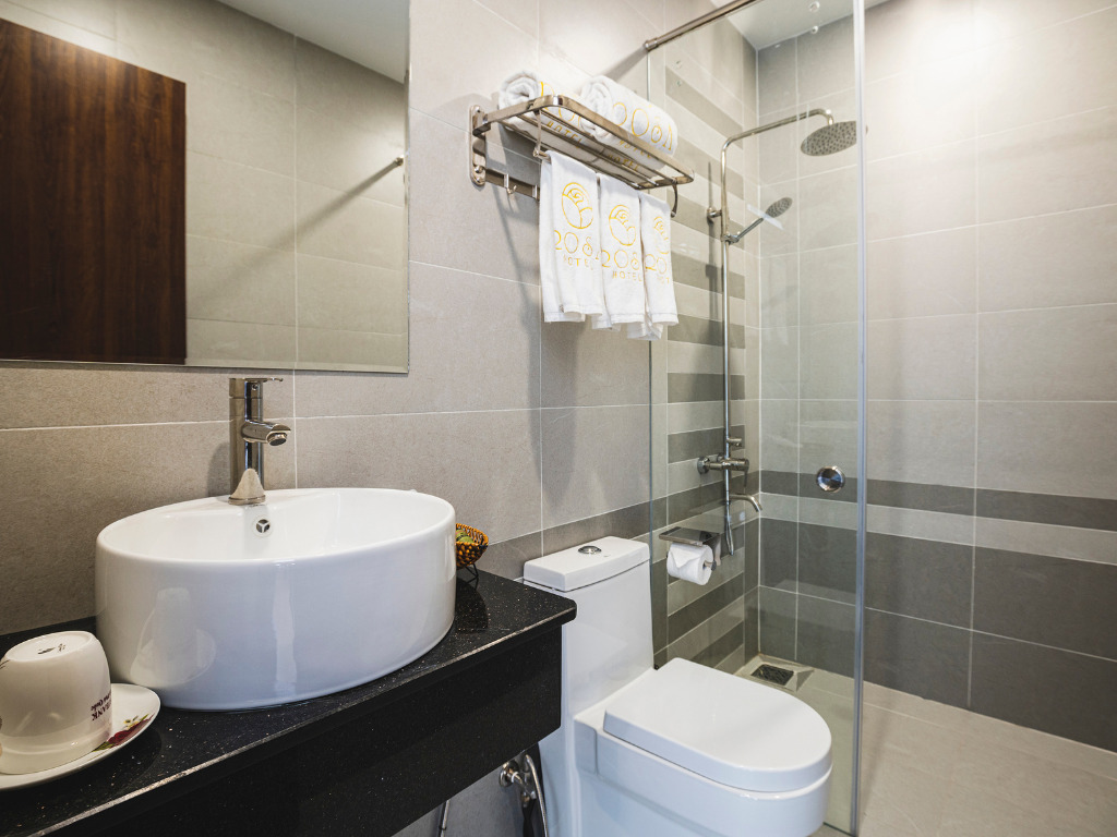 Phòng Tắm Tại Rosa Hotel