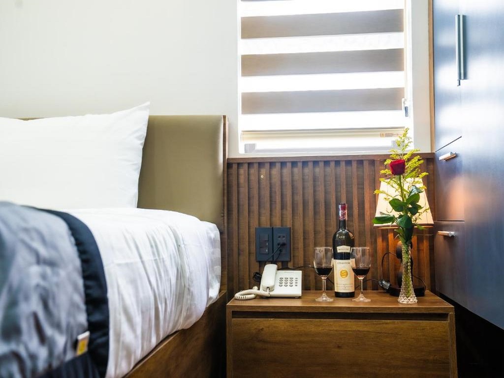 Phòng Deluxe Double Tại Rose Hotel Quảng Bình