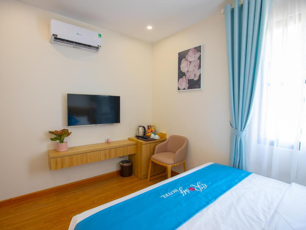 rosy halong hotel 628b0c5baaa60