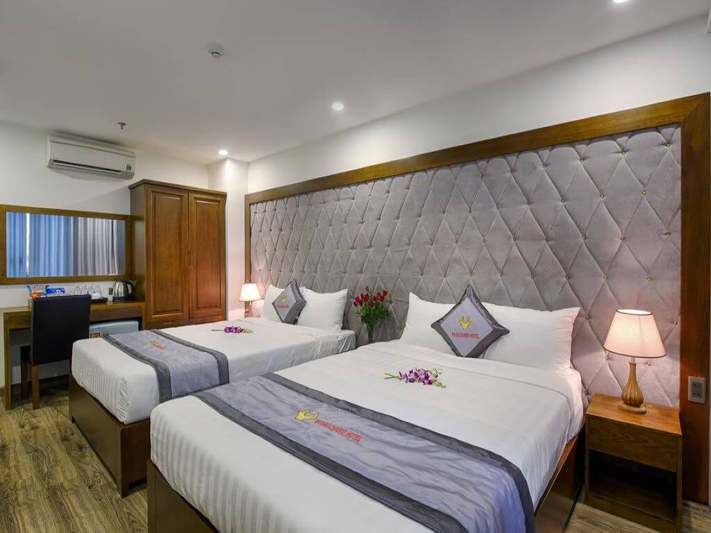 Superior Twin with Balcony Tại Royal Charm Hotel 3*