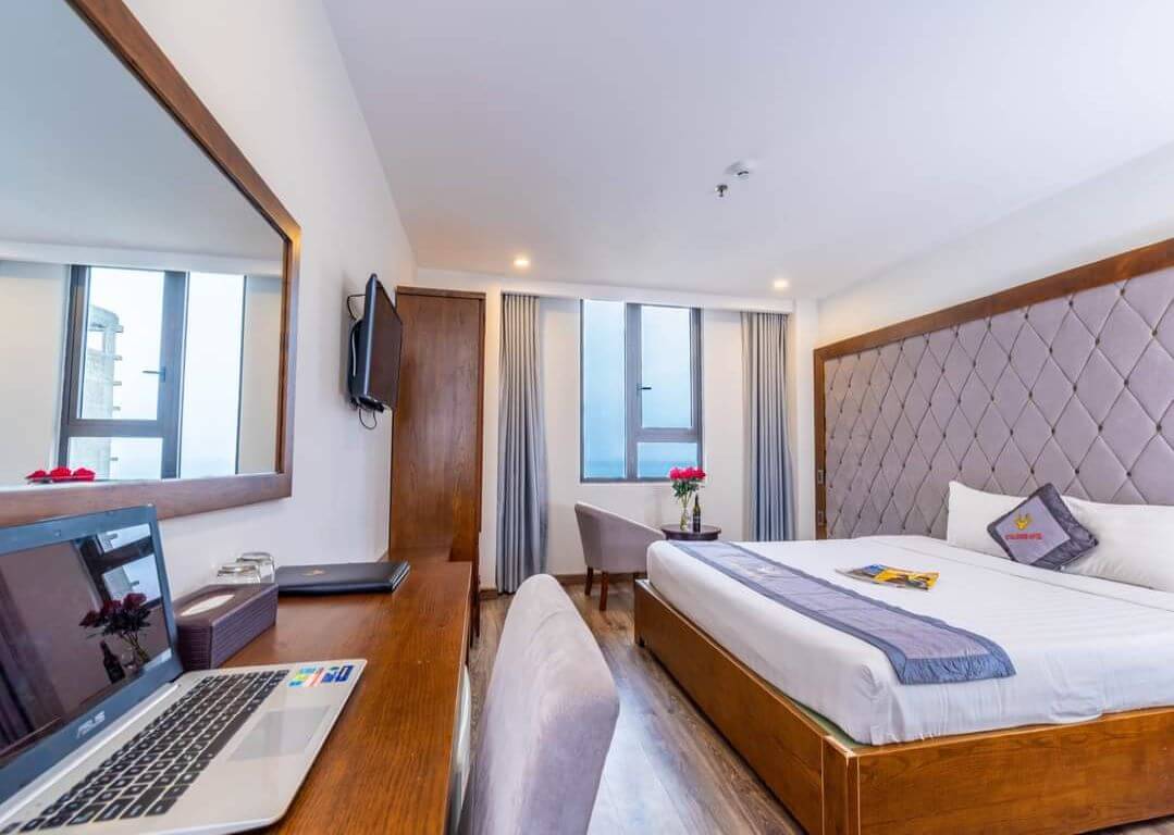 Deluxe Double with partial Seaview Tại Royal Charm Hotel Đà Nẵng