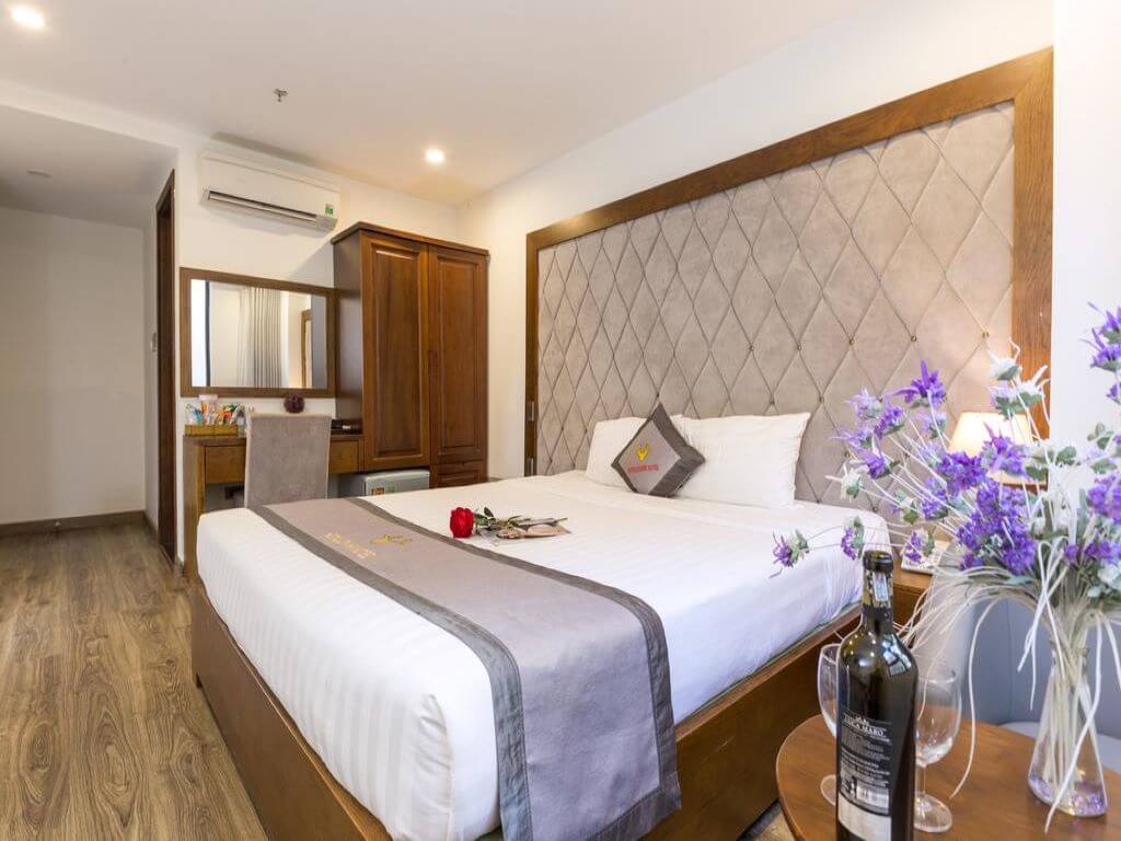 Family Room Tại Royal Charm Hotel 3*