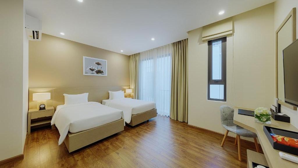 Lake View Room
