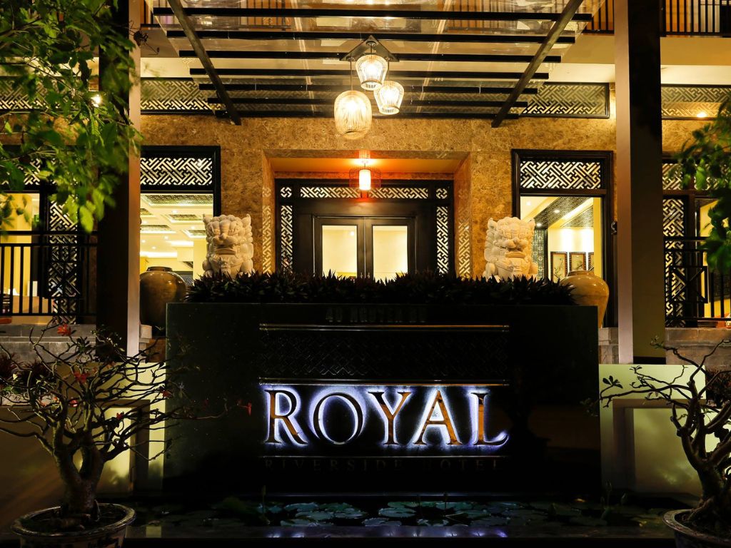 Khung cảnh khách sạn Royal Riverside