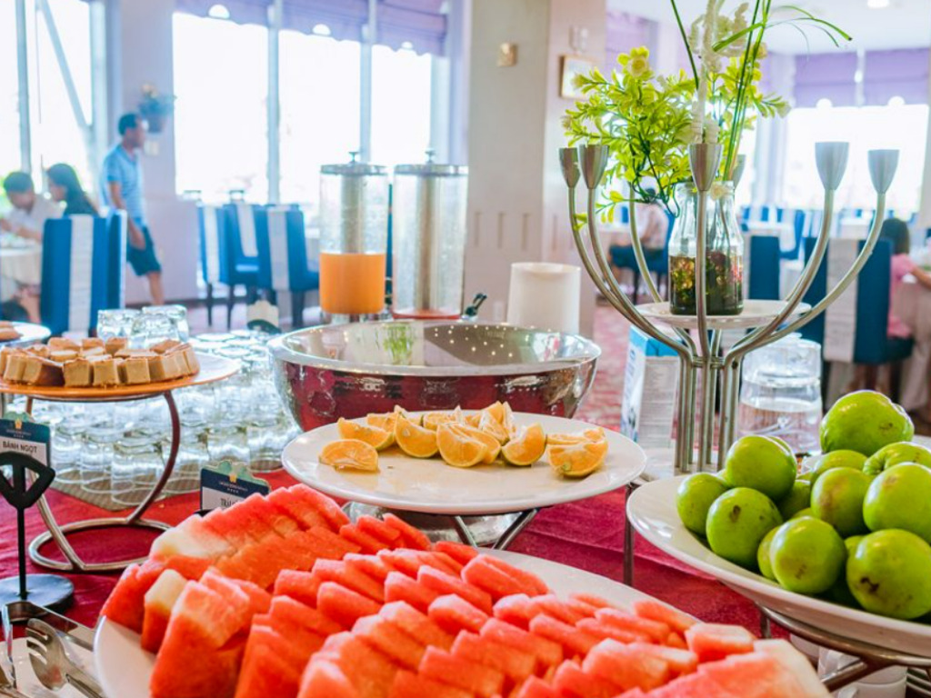 Buffet Khách Sạn Sài Gòn Đông Hà Quảng Trị 4 Sao