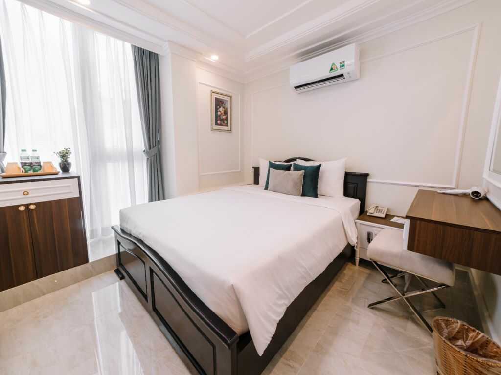 Deluxe Room Tại Saigon Hanoi Central Hotel 3*