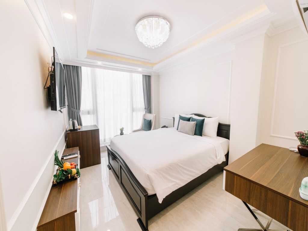 Premier Deluxe Room Tại Saigon Hanoi Central Hotel 3*