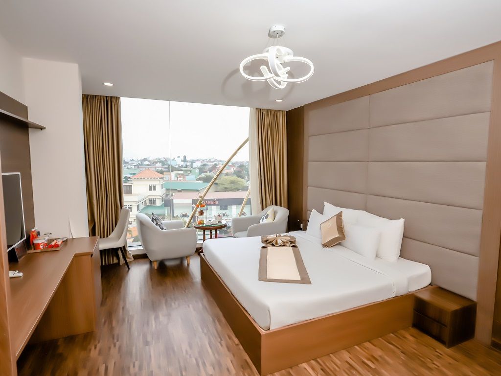 Phòng Executive Suite tại Hotel Sandals Bảo Lộc 2*