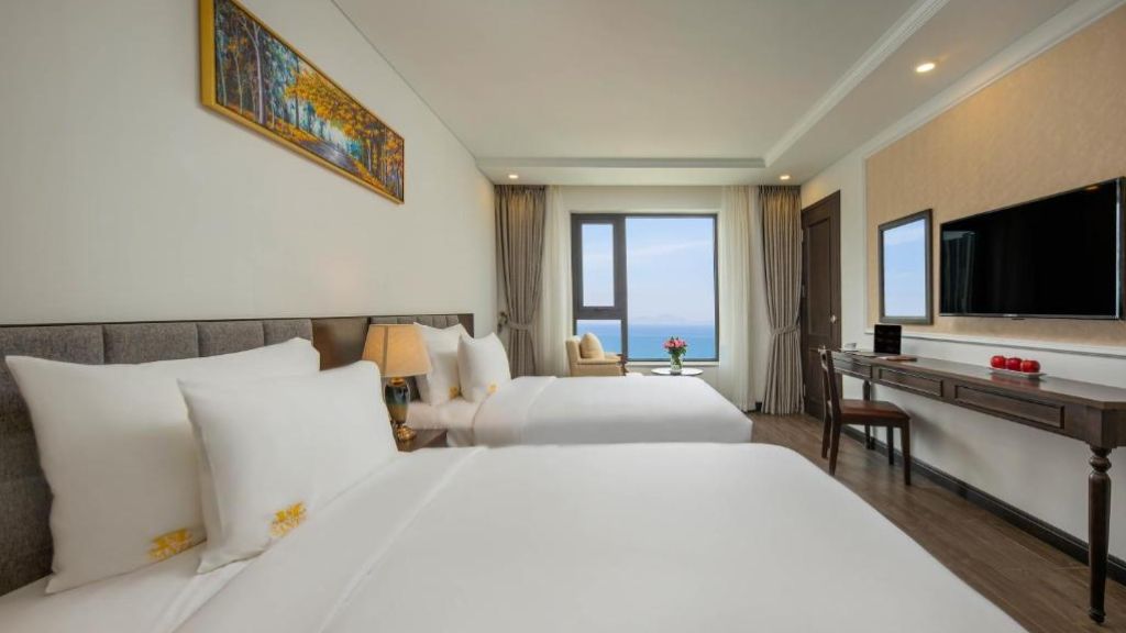 Phòng Suite Triple Ocean View Santa Luxury 4*