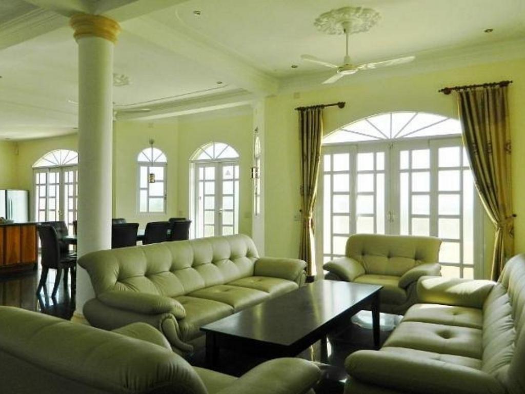 Phòng khách Family Villa tại khu nghỉ dưỡng Scandia