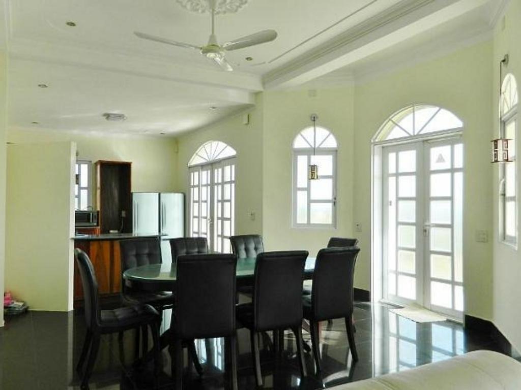Phòng khách tại Biệt thự Scandia 3 sao