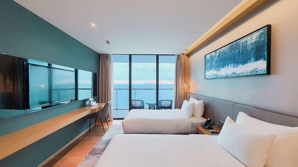 Superior Ocean View Twin Bedroom