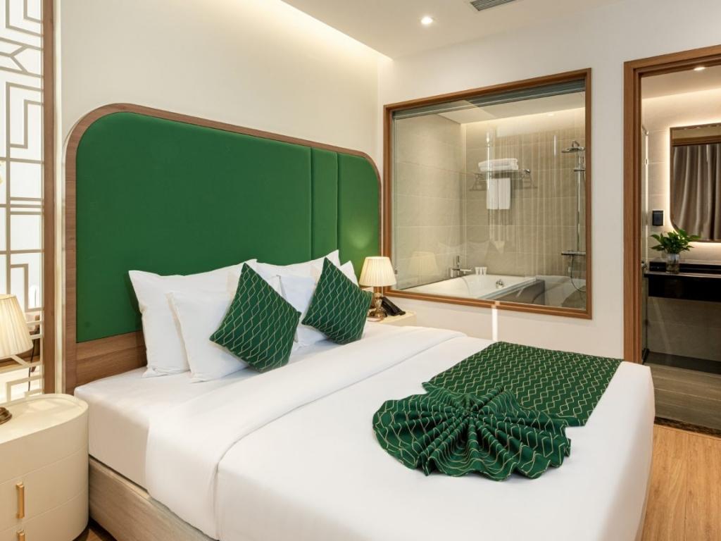 Phòng Deluxe tại Selegend ThaiBinh Hotel 4 sao