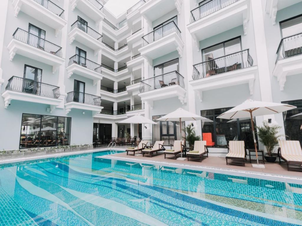 Bể bơi ngoài trời tại Silkian Boutique Hotel & Spa 4*