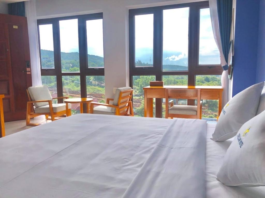 Phòng Premium Sea View tại Stellar 3 sao