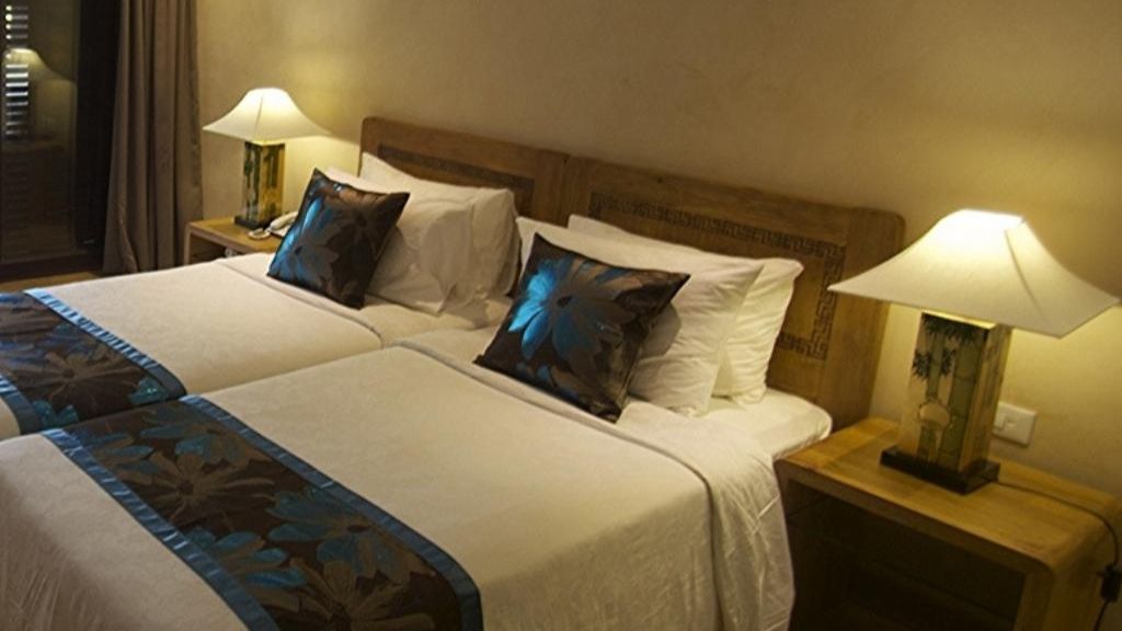 Phòng Gia Đình Hướng Hồ Bơi