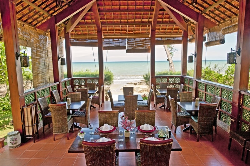 Nhà hàng Ocean Song tại Takalau Residences & Resort