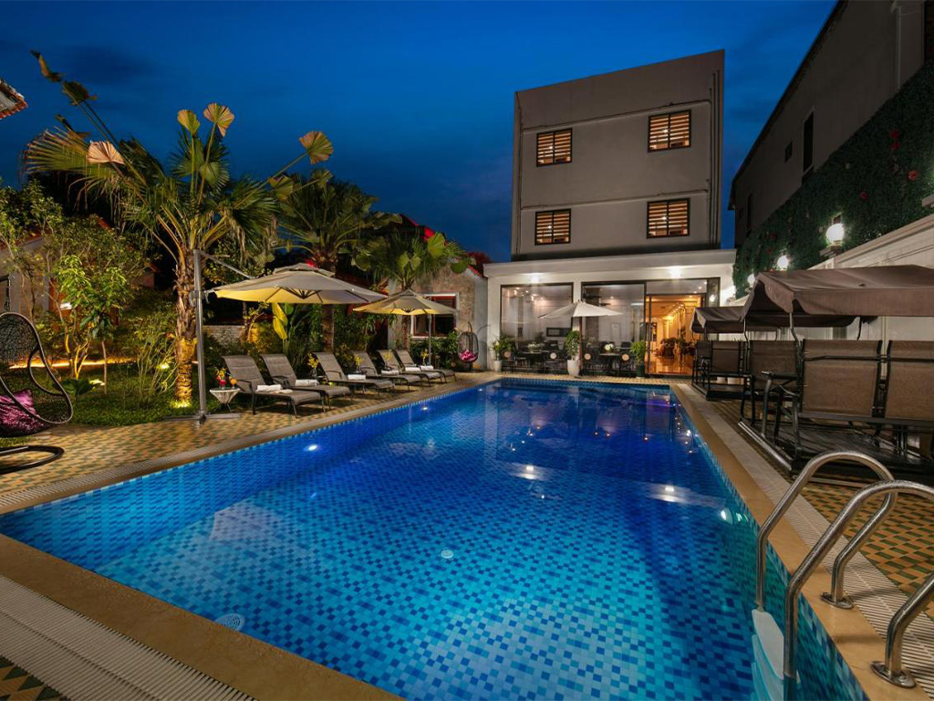 Hồ bơi Tam Cốc Holiday Hotel & Villa