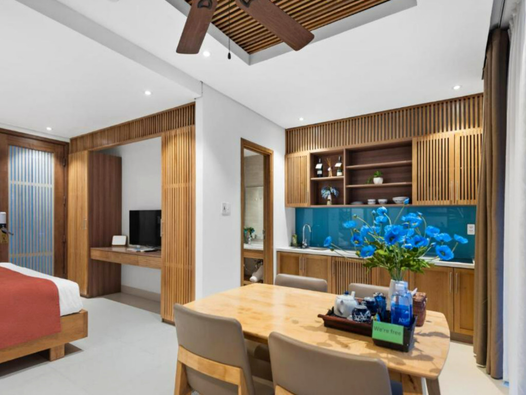 Phòng Deluxe Studio With Balcony Khách Sạn Tam House Villa Đà Nẵng