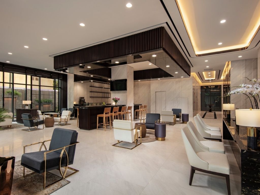 Quầy lễ tân tại khách sạn The Five Residences 5*