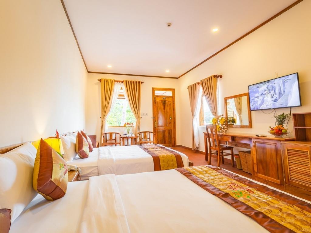 Phòng Triple tại The Garden House Resort 3 sao