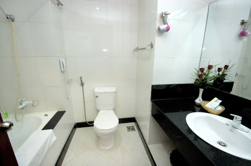 Phòng tắm The Light Hotel & Resort Nha Trang