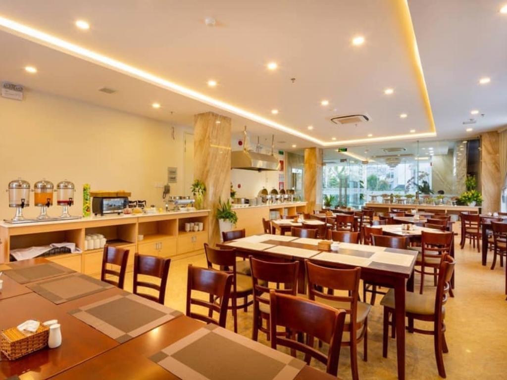 Không gian nhà hàng The Swan Nha Trang Hotel 3 sao