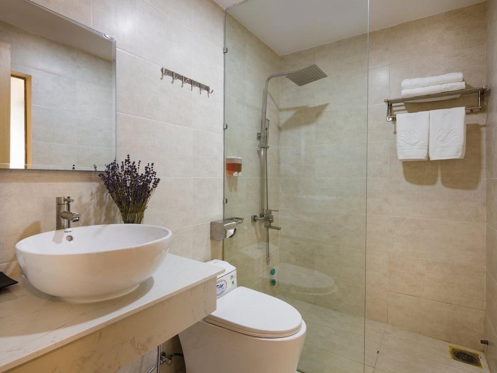 Phòng tắm khách sạn The Swan Nha Trang