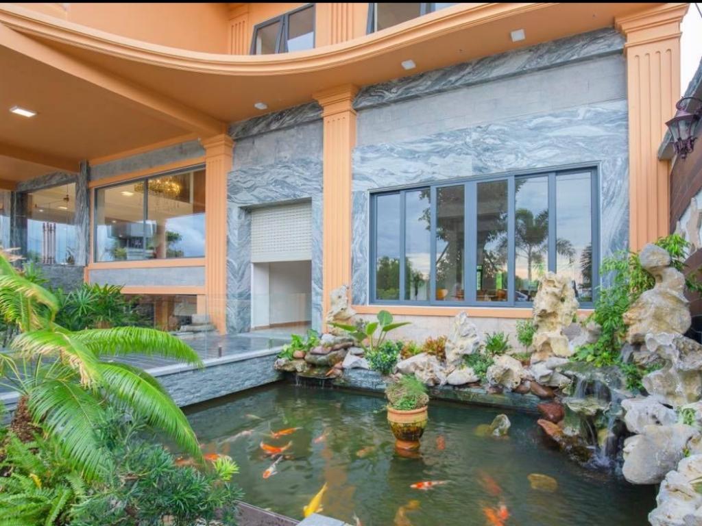 Mặt tiền Khách Sạn The UMI