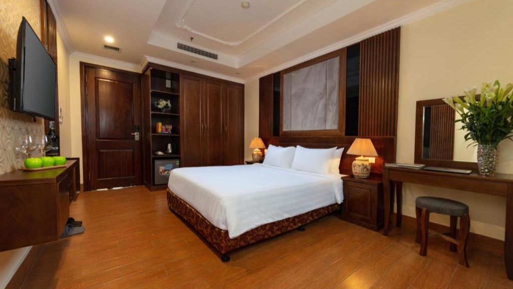 Hạng phòng Deluxe Double/ Twin with City View của The West Hotel & Spa Hà Nội 3*