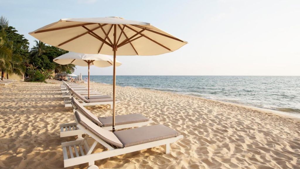 Resort đối diện bãi biển ,view thoáng đãng