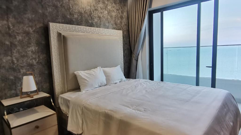 1 Bedroom with Bay view