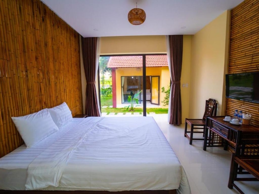 Phòng 1 Giường Đôi Lớn Nhìn Ra Vườn Khu Nghỉ Dưỡng Trang An Retreat 3*