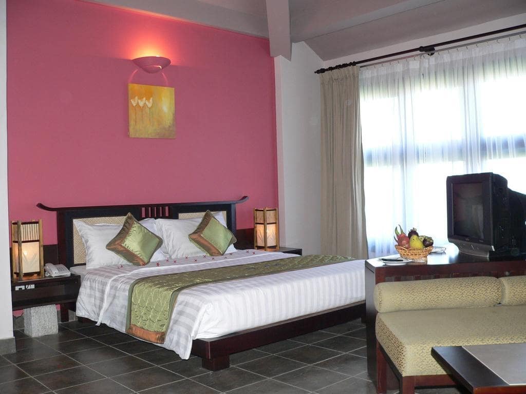 Phòng Deluxe Bungalow Tại Tropicana Beach Resort