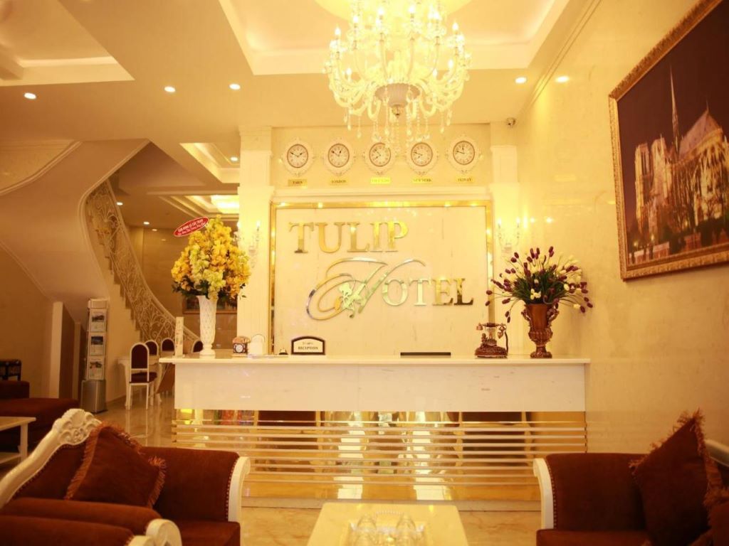 Lễ tân Tulip Hotel 3