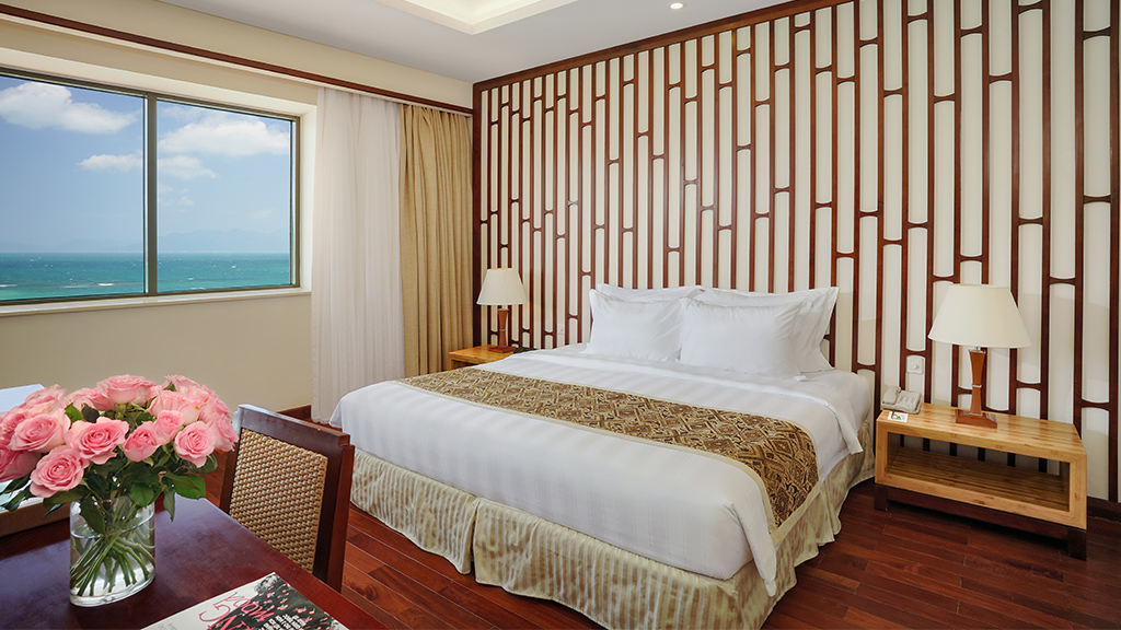 Phòng Deluxe Suite King Ocean View