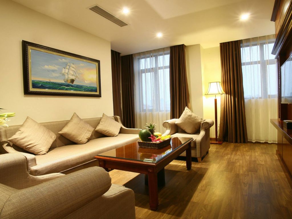 Phòng Suite tại khách sạn Hà Nội Western 3*
