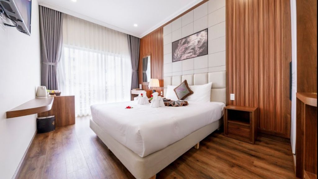 Phòng Deluxe thiết kế tối giản